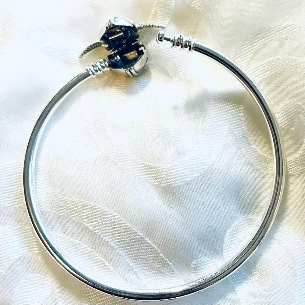 ✨ NWT Harry Potter Golden Snitch Bangle Bracelet